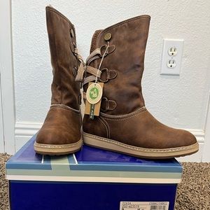 Winter boot/ Brand New/ Waterproof/ Size 9M
